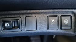 2023 NISSAN
                NAVARA ST 4X4