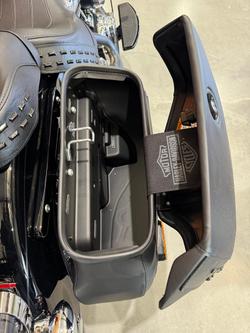 2025 Harley-Davidson Heritage Classic 117 (FLHC) Softail Black