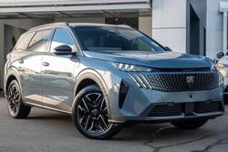 2025 Peugeot
5008 GT Premium Hybrid