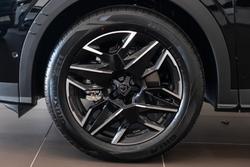 2025 Peugeot
5008 GT Premium Hybrid