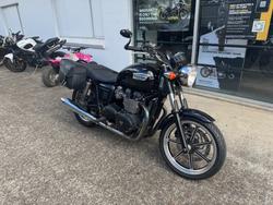 2016 Triumph BONNEVILLE Phantom Black