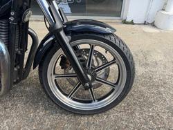 2016 Triumph BONNEVILLE Phantom Black