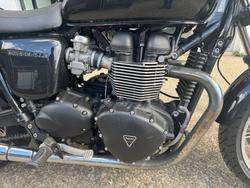 2016 Triumph BONNEVILLE Phantom Black