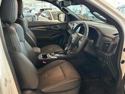 2025 Isuzu
MU-X LS-T