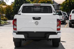 2022 Nissan
Navara ST