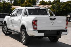 2022 Nissan
Navara ST