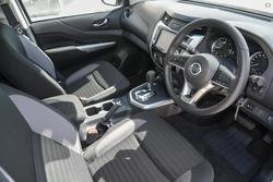 2022 Nissan
Navara ST