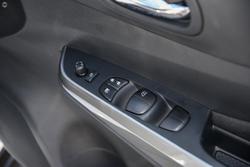 2022 Nissan
Navara ST