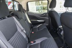 2022 Nissan
Navara ST