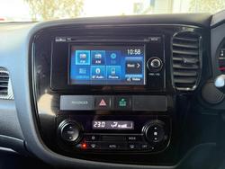 2016 Mitsubishi
Outlander LS