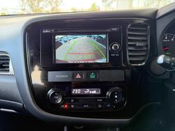 2016 Mitsubishi
Outlander LS