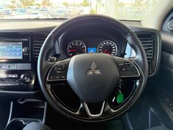 2016 Mitsubishi
Outlander LS