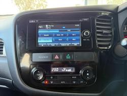 2016 Mitsubishi
Outlander LS
