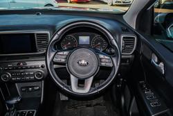 2020 Kia
                Sportage S