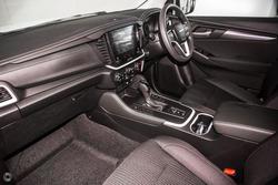 2025 Isuzu
MU-X LS-M