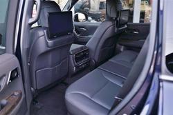 2021 Toyota
Landcruiser LC300 3.3L V6 DSL Sahara 7 Seats
