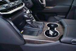 2021 Toyota
Landcruiser LC300 3.3L V6 DSL Sahara 7 Seats