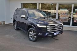 2021 Toyota
Landcruiser LC300 3.3L V6 DSL Sahara 7 Seats