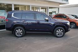 2021 Toyota
Landcruiser LC300 3.3L V6 DSL Sahara 7 Seats