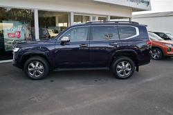 2021 Toyota
Landcruiser LC300 3.3L V6 DSL Sahara 7 Seats