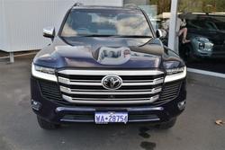 2021 Toyota
Landcruiser LC300 3.3L V6 DSL Sahara 7 Seats