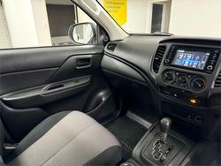 2022 Mitsubishi
Triton GLX