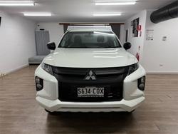 2022 Mitsubishi
Triton GLX
