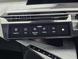 2025 Peugeot
5008 GT Premium Hybrid