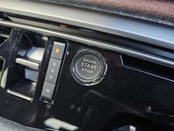 2025 Peugeot
5008 GT Premium Hybrid