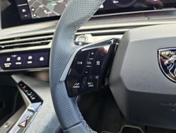 2025 Peugeot
5008 GT Premium Hybrid