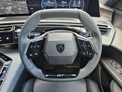 2025 Peugeot
5008 GT Premium Hybrid
