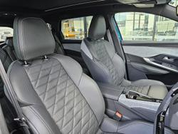 2025 Peugeot
5008 GT Premium Hybrid