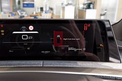 2025 Peugeot 5008 GT Premium Hybrid P74 MY25 Okenite White