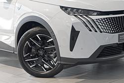 2025 Peugeot
5008 GT Premium Hybrid