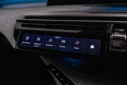 2025 Peugeot 5008 GT Premium Hybrid