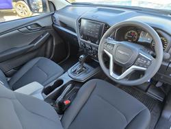 2025 Isuzu
D-MAX