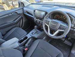 2025 Isuzu
D-MAX