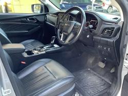 2022 Isuzu
MU-X LS-T