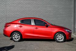 2016 Mazda
                2 Maxx