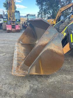 2021 CASE 721G