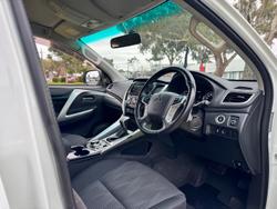 2016 Mitsubishi Pajero Sport GLX QE MY16 4X4 Dual Range White