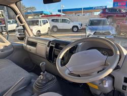 2010 Hino
300 Series 616 Short