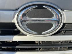 2010 Hino
300 Series 616 Short
