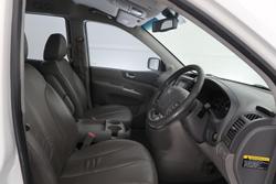 2011 Kia Grand Carnival SLi VQ MY12 Clear White