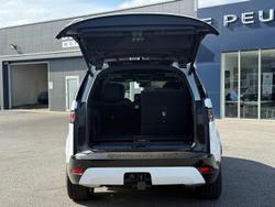 2025 Land Rover Discovery D350 Dynamic SE Series 5 MY25 4X4 Fuji White