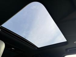 2025 Land Rover Discovery D350 Dynamic SE Series 5 MY25 4X4 Fuji White