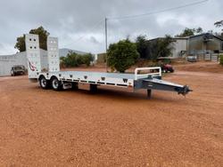 2025 FreightWest Tag Tag Machinery Trailer