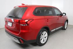 2021 Mitsubishi
Outlander ES
