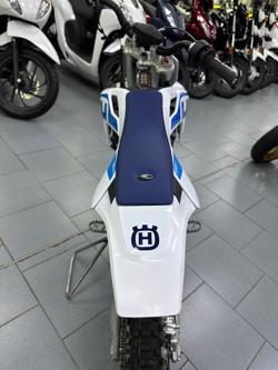2020 Husqvarna EE 5 EE White