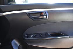 2013 Suzuki Swift GA FZ Snow White Pearl